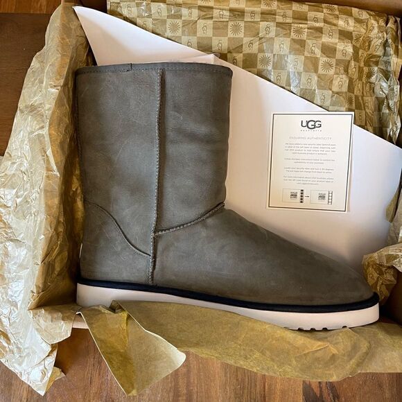 UGG Metal Gray Classic Short Suede Shearling Boot in Men\'s Extended Size 18 main image 12